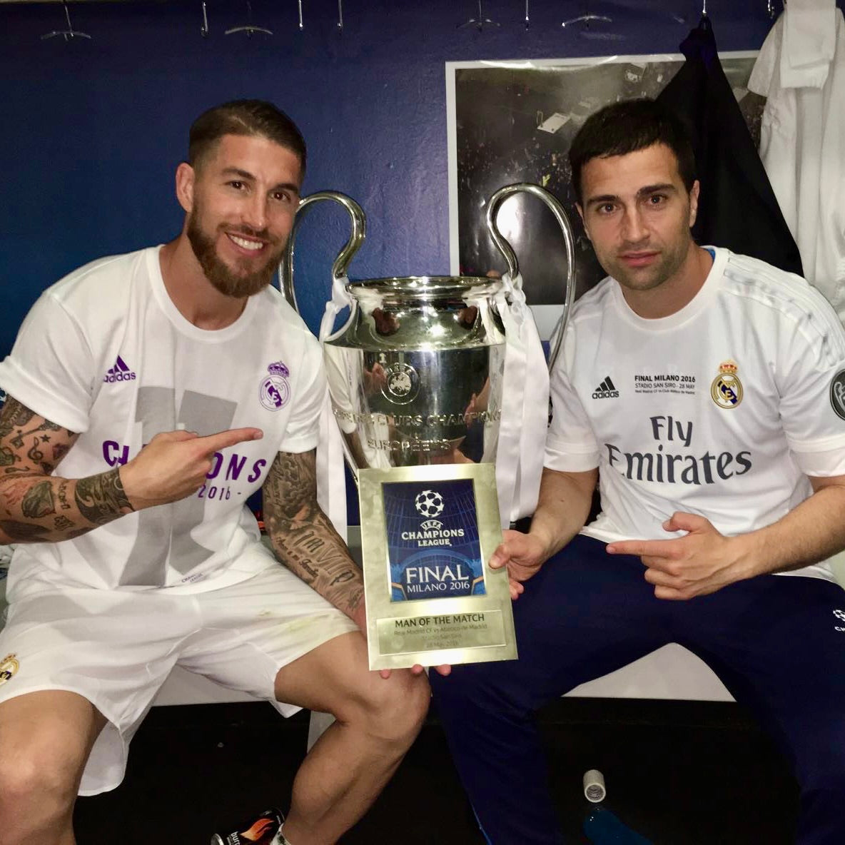 Sergio Ramos y Bernardo Requena, cofundadores de Centenarian Road, celebrando una UEFA Champions League con el Real Madrid